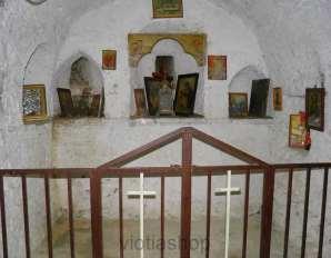 χρημάτισε μάλιστα και ηγούμενος του μοναστηριού. Κελί του Μουκάντα (viotiashop.blogspot.gr) Το Δεσποτικό.