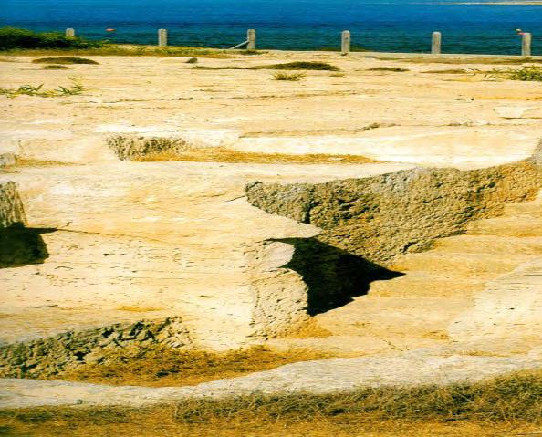 Υποστηρίζεται πως στην περιοχή αυτή υπήρχε κατά την αρχαιότητα ένας ναός ο οποίος ήταν αφιερωμένος στην Θεά της Ομορφιάς Αφροδίτη.