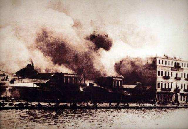 Εικόνα 1 Το λιµάνι Σµύρνης απο τις ηµέρες του διωγµού Το 1922, ως αποτέλεσµα της Μικρασιατικής καταστροφής, ένας τεράστιος αριθµός προσφύγων κατακλύζει την