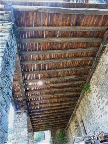 εικ. 75 Η ξυλοκατασκευή του τρούλου του Ναού ενσωματωμένη στη στέγη του ανατολικού τμήματος του