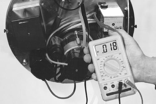 Upute za servisiranje Mjerenje struje ionizacije Kod stavljanja plamenika u pogon, kod servisiranja ili nakon õto programator dojavi smetnju treba mjeriti struju ionizacije.