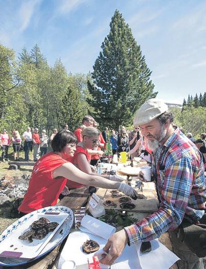 Keppnin var spennandi og skemmtileg í ár eins og ávallt áður en skógarbóndinn og skógræktarráðunauturinn Lárus Heiðarsson á Droplaugarstöðum bar sigur úr býtum að þessu sinni.