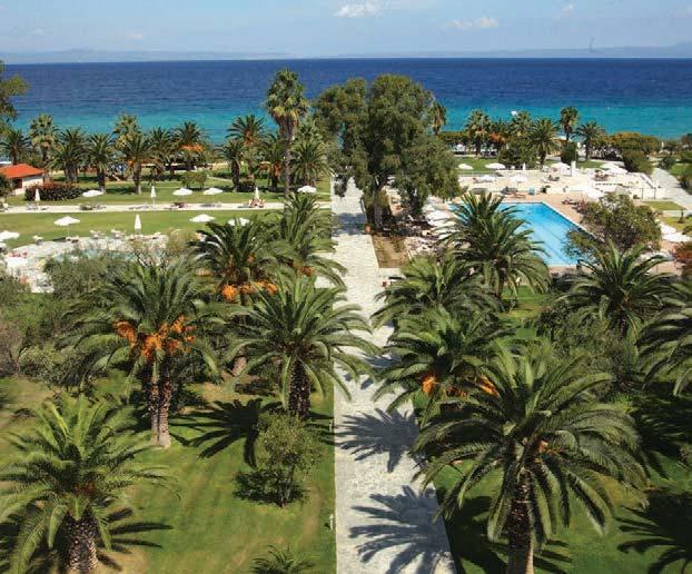 KASSANDRA PALACE HOTEL & APARTMENTS 5* Το Kassandra Palace βρίσκεται σε μια ιδιωτική παραλία, 1,5χλμ.