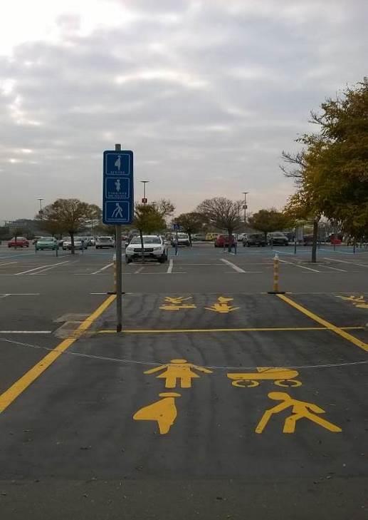 Καθώς οι χώροι στάθμευσης για επισκέπτες με αναπηρία είναι φυλασσόμενοι, την πρώτη φορά