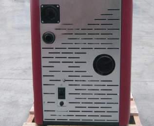 The air coming from outside, in addition to the combustion, is also used for cleaning the glass. L air qui vient de l extérieur est destiné, en plus qu à la combustion, au nettoyage de la vitre.