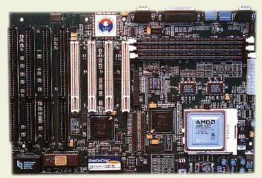 Συντελεστής Μορφής: ΑΤΧ και baby ATX 214 ATX και mini ATX Η πρώτη σημαντική αλλαγή στο σχεδιασμό των μητρικών πλακετών, το ΑΤΧ σχεδιάστηκε από την Intel το 1995.