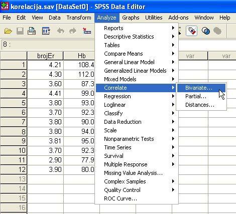 U SPSS-u se koeficijent proste linearne korelacije se određuje na sledeći način: Obeleži se Analyse / Correlate i u desnom grananju Bivariate: Na ekranu se dobije: Opcije koje je ponudio računar