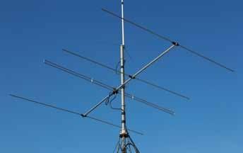 Vyžaduje však špeciálne technické vybavenie, ktoré spočiatku vyžaruje požadovaný signál (vysielač) do okolia a následne, prijímacie zariadenie tento signál spracuje do