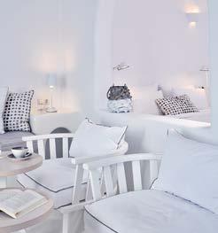 Το Spiliotica περιλαμβάνει όμορφα δωμάτια και σουίτες με προσεγμένη επίπλωση με όμορφες ελληνικές αντίκες.