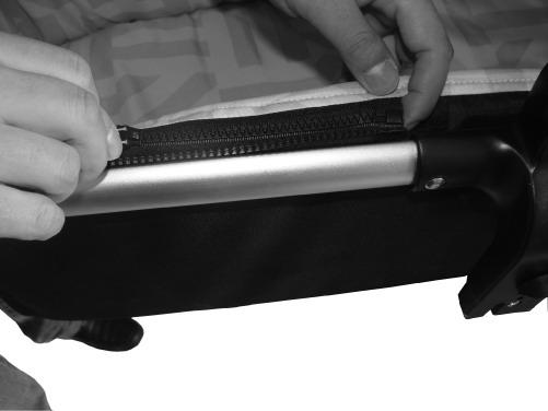 μέση. EQUIP THE CARRY COT A:To unfold the carry cot: lift up the interior mattress,