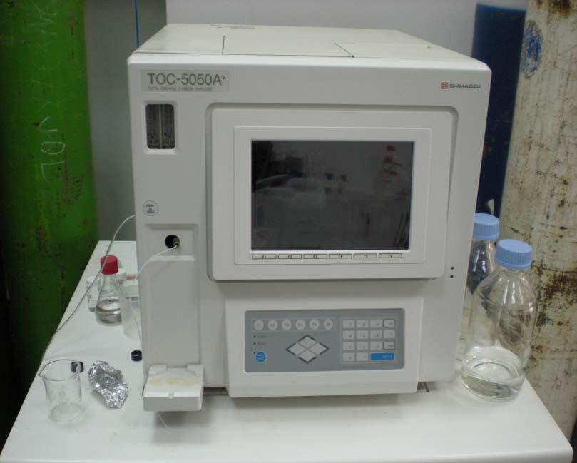 Κεφάλαιο 3 Πειραματικές Διαδικασίες 33 Μέτρηση ολικού οργανικού άνθρακα TOC Για την μέτρηση του ολικού οργανικού άνθρακα χρησιμοποιήθηκε ο αναλυτής TOC Shimadzu 5050A, της εταιρίας Shimadzu.