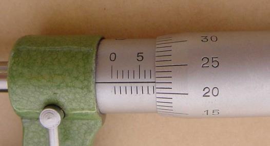 Μέτρηση: κύρια κλίμακα = 7,5 mm + κλίμακα του τυμπάνου = 0,22 mm Διάμετρος αντικειμένου = 7,72 mm 4.