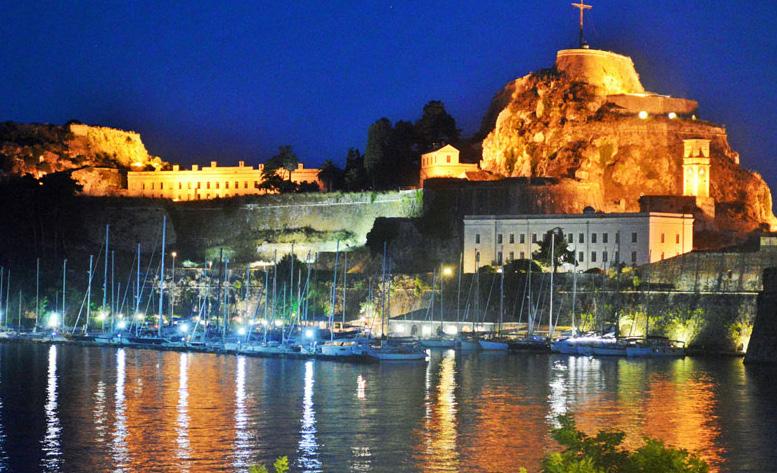 ΤΟ ΝΗΣΙ ΤΗΣ ΚΕΡΚΥΡΑΣ Η Κέρκυρα είναι ένας από τους πιο αγαπημένους τουριστικούς προορισμούς της Ελλάδας.