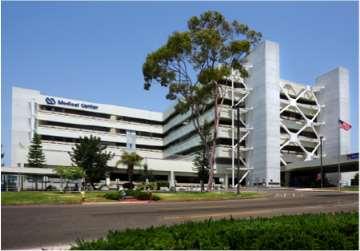 3.1.2 Νοσοκομείο βετεράνων στο San Diego της Καλιφόρνια (α.) (β.) Σχήμα 3-3 (α.) Νοσοκομείο βετεράνων San Diego, (β.