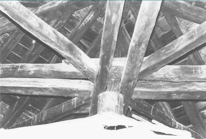 Εικ. 20: Οριζόντια τομή 4 4 Πάνω από το δεύτερο επίπεδο ακαμψίας της στέγης για την ενίσχυση των διαγωνίων αμειβόντων και της δοκού κρέμασης του θόλου.