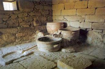 Εδώ και περίπου έναν αιώνα οι ανασκαφές στην Κρήτη του διεθνούς φήμης αρχαιολόγου sir Arthur Evans έφεραν στο φως το θαύμα του Μινωικού Πολιτισμού.