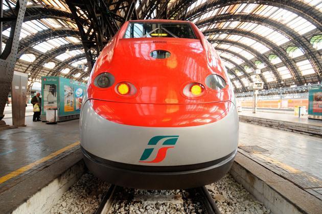 8. ETR 500 Frecciarossa (Red Arrow) και ETR 575 AGV, Iταλία Ταχύτητα λειτουργίας: 300 χλμ/ώρα Ταχύτητα ρεκόρ: 340 χλμ/ώρα (Red Arrow), 360 χλμ/ώρα (AGV) Ημερομηνία έναρξης λειτουργίας: 2008 (Red