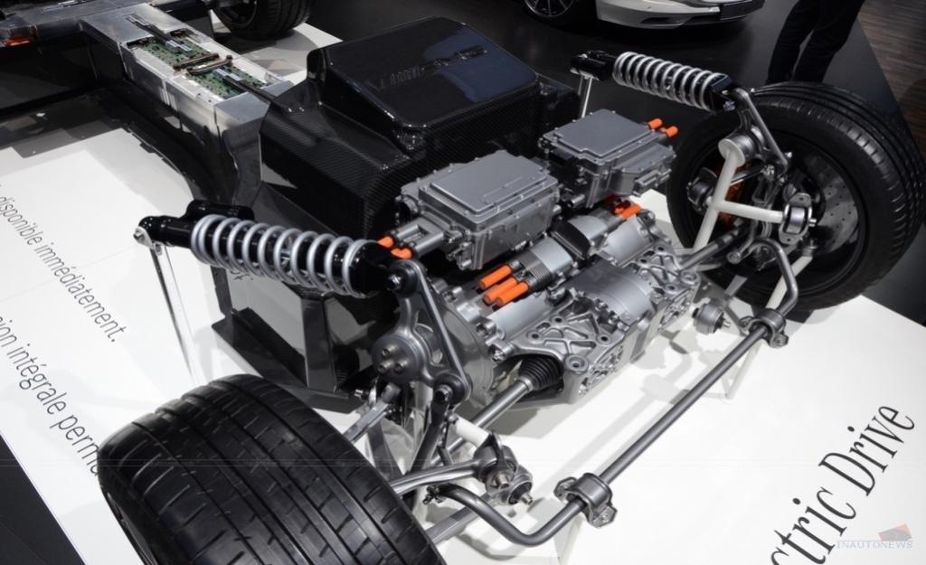 Σχήμα 4.2: Ηλεκτρικοίκινητήρες SLS AMG Electric drive 4.2 Μηχανές συνεχούς ρεύματος (DC) Υπάρχουν μερικοί λόγοι που κάνουν αρκετά δημοφιλείς στις μέρες μας τις μηχανές συνεχούς ρεύματος.