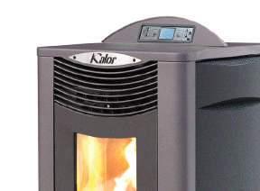 Il serbatoio del pellet può contenere fino a 57 kg di pellet per assicurare una lunga autonomia.. The pellet can contain up to 57 kg of pellets to ensure a long battery life.