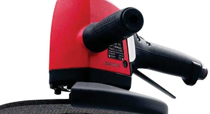 RUBBER GRIP Durable handle provides a steady grip and increases operator