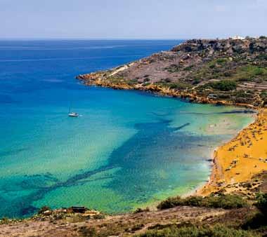 Σας προτείνουμε να απολαύσετε μια βόλτα με την άμαξα, να φωτογραφήσετε τα magic bus που είναι από το 1950, να δοκιμάσετε την κουζίνα της, που φημίζεται για το φρέσκο ψάρι και για τις σούπες λαχανικών.