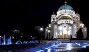 Αφού τελειώσουμε την περιήγηση μας στο υπέροχο αυτό φυσικό πάρκο κατευθυνόμαστε στο σημαντικότερο λιμάνι της Κροατίας την Ριέκα που αποπνέει Βενετσιάνικη αρχοντιά.