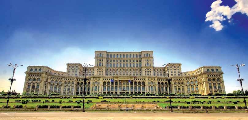 Τακτοποίηση στο ξενοδοχείο και δείπνο. Στη συνέχεια χρόνος ελεύθερος για μια πρώτη γνωριμία με την πόλη.