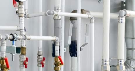 Le caldaie Pirolitike a legna Tepor con potenza termica nominale 25-31-45 kw sono alimentate a legna con umidità inferiore al 25%.