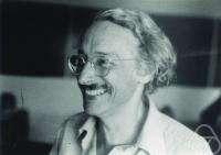 Robert Osserman Διετέλεσε καθηγητής των μαθηματικών στο Πανεπιστήμιο του Στάνφορντ από το 1955.