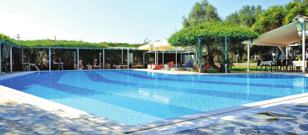 Είμαστε το μοναδικό Smart All In Family Summer Club, που περηφανεύεται και φημίζεται για την προσήλωσή του στη σπιτική κουζίνα, με γνώση και αγνά υλικά.
