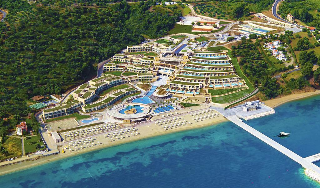 Με 7 επιλογές: Standard Double Room - Miraggio Double Room - Junior Suite - Junior Suite with Private Pool Sea View Family Suite - Suite with Private Pool Sea View - Deluxe Duplex Suite with Private