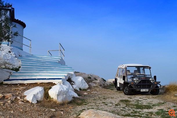 Στον δρόμο που χάραξε ο Ωνάσης Το άρθρο με την Mercedes-Benz SL 320, το οποίο ουσιαστικά αποτέλεσε την αφετηρία για το ταξίδι μας στον κόσμο των κλασικών μοντέλων, είχε μεγάλη ανταπόκριση δίνοντας