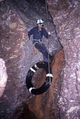 2004 εφαρµόστηκε σχέδιο να επιτρέπει στους σπηλαιολόγους να