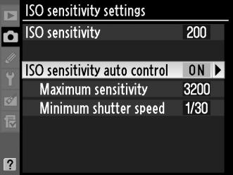 χρησιμοποιείται το φλας). 1 Επιλέξτε ISO sensitivity Κουμπί G auto control (Αυτόματος έλεγχος ευαισθησίας ISO). Για να εμφανίσετε τα μενού, πιέστε το κουμπί G.