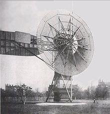 984 985 986 987 988 989 990 991 992 993 994 995 996 Εικόνα 18: Η πρώτη αυτόματη ανεμογεννήτρια που κατασκευάστηκε το 1887 στο Κλίβελαντ, η οποία είχε ύψος 18m και ζύγιζε 3,6 τόνους (πηγή: Wikipedia)