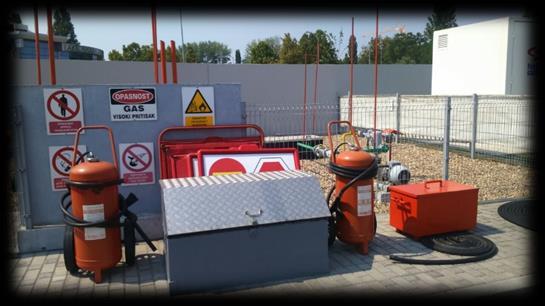 je: Novi Sad za firmu NIS a.d. Komprimovani zemni gas ili komprimovani prirodni gas (nekada i sabijeni ) je jedan od oblika u koji se, radi lakšeg transporta i čuvanja, pretvara zemni gas.