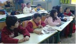 13-16: Παρατήρηση φωτογραφιών από περιοδικά. Γνωρίζοντας ότι η χρήση οπτικοακουστικών µέσων ενισχύει το ενδιαφέρον των παιδιών για µάθηση, έγινε προβολή ανάλογου D.