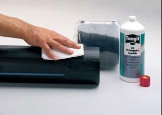 Zoškriabanie vrstvičky zoxidovaného plastu sa musí urobiť ručnou škrabkou s kontrolnou jednotkou alebo použitím špeciálnej mechanickej škrabky.