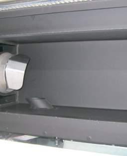 Μεγάλος θάλαμος καύσης με σχάρα από χυτοσίδηρο για μεγάλη επιφάνεια ανταλλαγής.