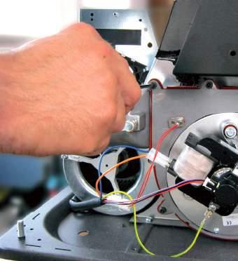 Nos centres d installation et de maintenance autorisés sont préparés à intervenir en toutes circonstances, rapidement et avec une compétence particulière sur les détails de l installation.