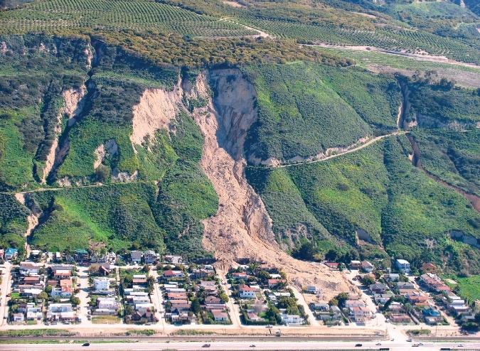 Άποψη της κατολίσθησης La Cochita που έλαβε χώρα στις 16 Μαρτίου 2005 Η Νότια Καλιφόρνια είναι γεωλογικά σύνθετη καθώς βρίσκεται πάνω σε μια ενεργή τεκτονικά περιοχή, η οποία καθορίζεται από το ρήγμα