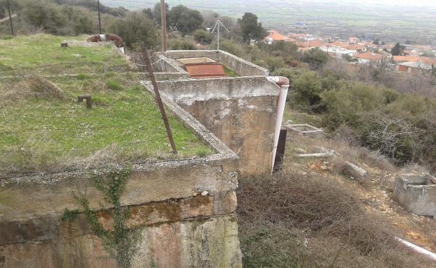 αναγκών των κατοίκων. Για το λόγο αυτό λειτουργεί μια γεώτρηση κυρίως κατά τους καλοκαιρινούς μήνες, με ιδιαίτερα υψηλό κόστος για τον Δήμο Προσοτσάνης. 4.