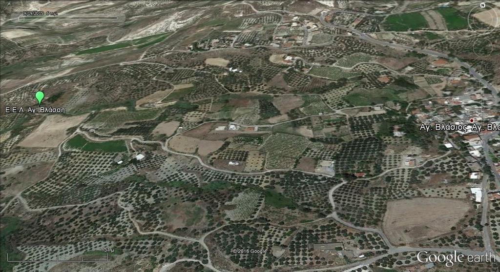 Εικόνα 1: Ε.Ε.Λ. Οικισμού Αγ. Βλάσση Η μέθοδος επεξεργασίας των λυμάτων της Ε.Ε.Λ. συνδυάζει προεπεξεργασία σε σηπτική δεξαμενή και κύρια επεξεργασία σε χαλικόφιλτρο με ανακυκλοφορία. Η Ε.Ε.Λ. λειτουργεί από το 2010 και έχει κατασκευαστεί για πληθυσμό σχεδιασμού 300 ισοδυνάμων κατοίκων.