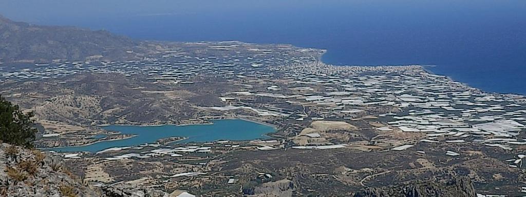Συμφώνα με το σχέδιο διαχείρισης η υπό μελέτη περιοχή περιλαμβάνει τρία υπόγεια υδατικά συστήματα (Πορώδες Βόρειο-κεντρικής λεκάνης Ηρακλείου, Καρστικό γύψων Κρήτης και Πορώδες Παράκτιο Βορείου