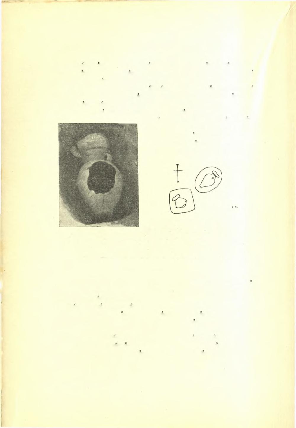 630 Πρακτικά τής Αρχαιολογικής 'Εταιρείας 1952 διακοσμούμενης υπό συστήματος κύκλων μέ κυκλίσκους εντός αυτών.