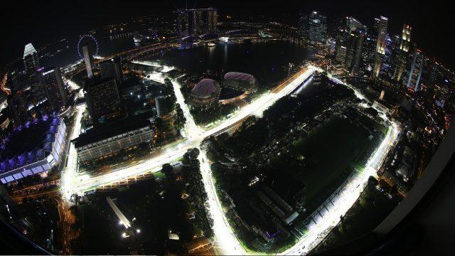 - Ο νςσηεπινόρ αγώναρ ηηρ Marina Bay ζηε ηγθαπνχξε, δελ έρεη θάηη ην θαηλνηφκν, απφ πιεπξάο αξρηηεθηνληθήο ηεο πίζηαο αιιά έρεη απφ πιεπξάο ψξαο δηεμαγσγήο ηνπ αγψλα, κηαο θαη απηφο είλαη λπρηεξηλφο.