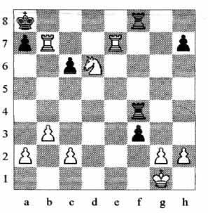 Το βασικό πρόβλημα που πρέπει πρώτα απ όλα να επιλυθεί στο ελληνικό σχολικό σκάκι είναι η οργανωμένη και υπό ενιαία μορφή διδασκαλία του στα σχολεία μέσα από ένα πρόγραμμα που θα εκπονηθεί από την