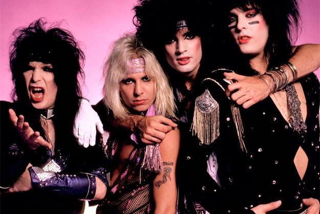 MOTLEY CRUE Δημιουργήθηκαν το 1981 και κυκλοφόρησαν το πρώτο τους άλμπουμ Too Fast For Love.