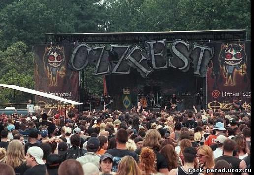 O Z Z F E S T Ο Ozzy Osbourne(Black Sabbath) Υλοποίησε το Ozzfest για πρώτη φορά το 1996 Ενα φεστιβάλ για όλα τα Metal συγκροτήματα, ανεξάρτητα απτην φήμη και επιτυχία τους Αυτό έδωσε την ευκαιρία σε