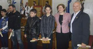 Φέτος το Λάβαρο έσταζε νερό λογω της βροχής και ενέπνεε χαρά και ελπίδα.
